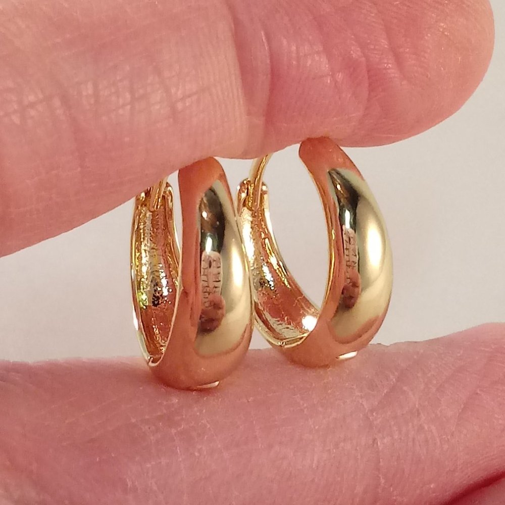 Yellow Gold Plated Smooth Hoop Huggie Earrings 15mm Women's Gift